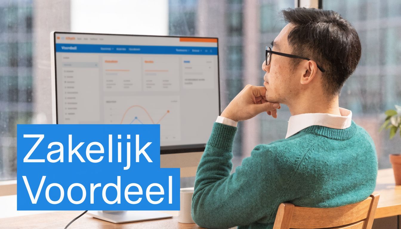 Een zakenman kijkt naar een dashboard op zijn computerscherm met de tekst Zakelijk Voordeel op de voorgrond.