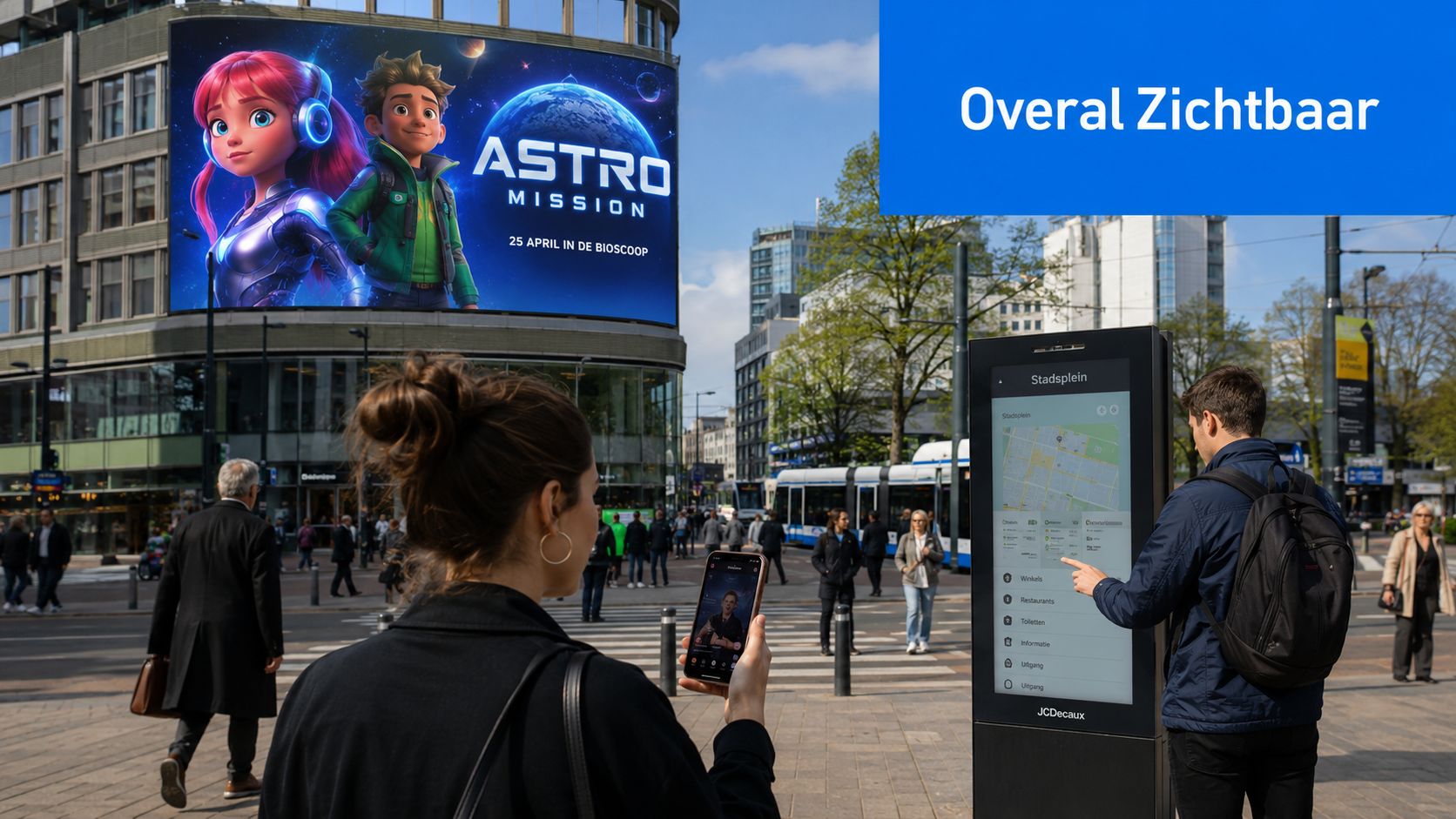 Een straatbeeld met mensen die interactie hebben met een digitale wegwijzer en een groot digitaal reclamebord.